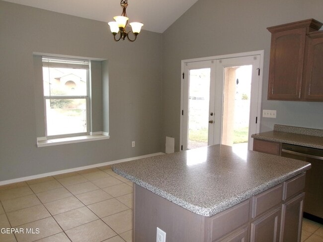 Building Photo - 5532 Ignacio Frias Dr