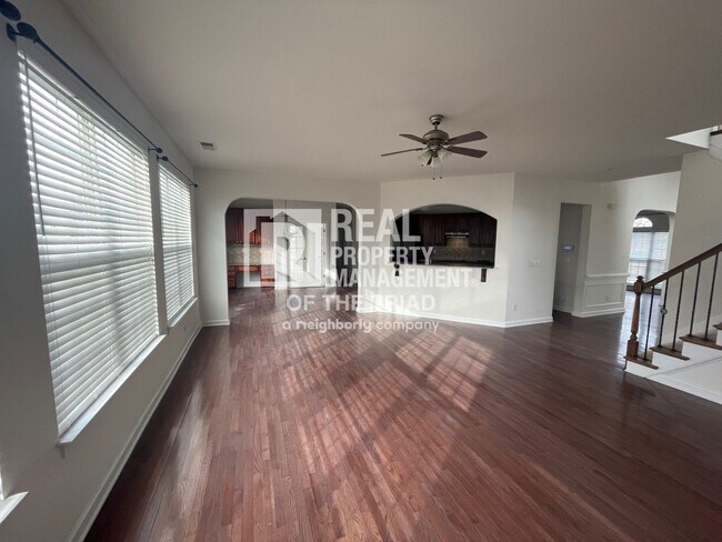 Foto del edificio - Immaculate 4 bd/3.5 ba in the popular Wate...