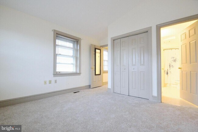Building Photo - 1529 Green St