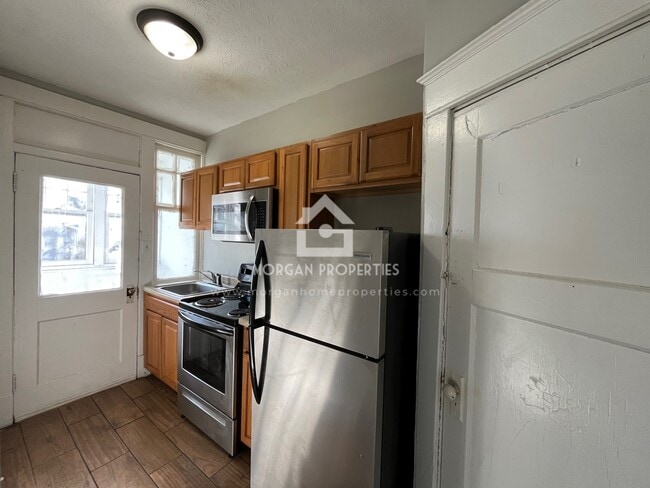 Building Photo - 302 S 12th St