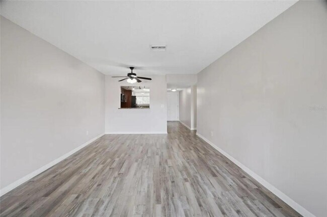 Foto del edificio - 6336 Newtown Cir