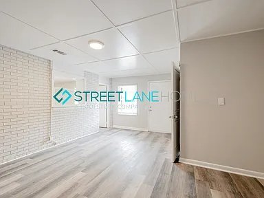 Foto del edificio - 1916 Wellborn Dr