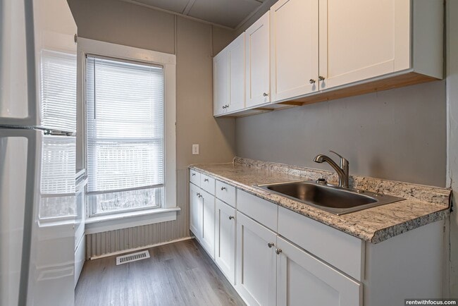 Foto del edificio - 716 Central St