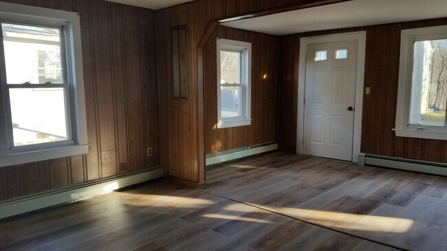 Building Photo - 13 Cottage Ave