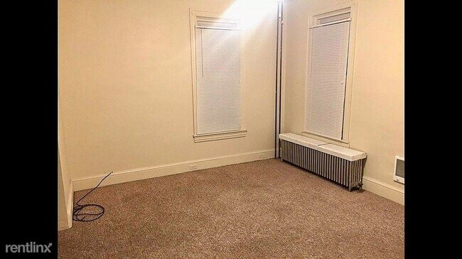 Building Photo - 1 br, 1 bath Townhome - 133 Pear Street