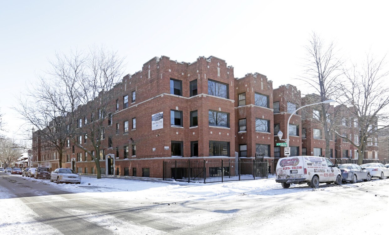 780111 S Kingston Apartments in Chicago, IL