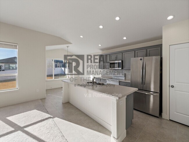 Foto del edificio - 4308 Big Horn Pkwy