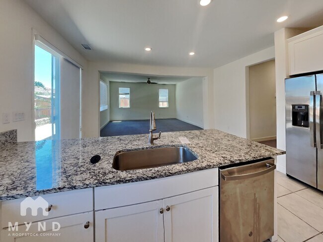 Building Photo - 6130 Red Sun Dr