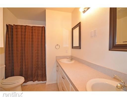 Building Photo - 1500 Rock Hollow Loop