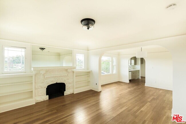 Foto del edificio - 6201 Annan Way