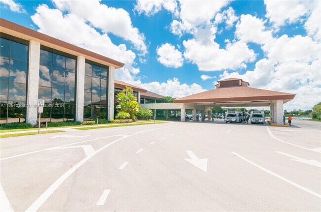 Building Photo - 13100 SW 11th Ct