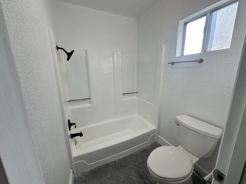 Foto principal - 1078 E White Mountain Blvd