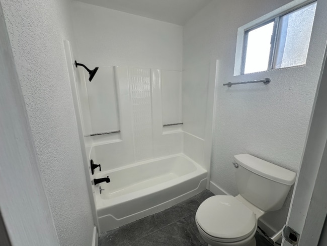 Building Photo - 1078 E White Mountain Blvd Building Photo - 1078 E White Mountain Blvd