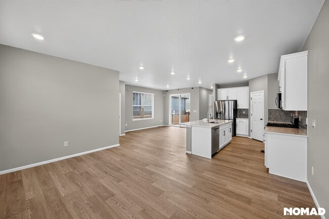 Building Photo - 745 N Tempe St
