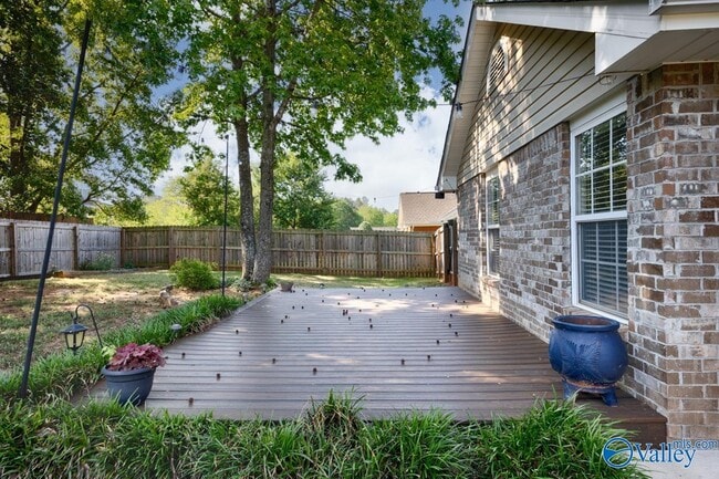 Building Photo - 247 De Jan Rd