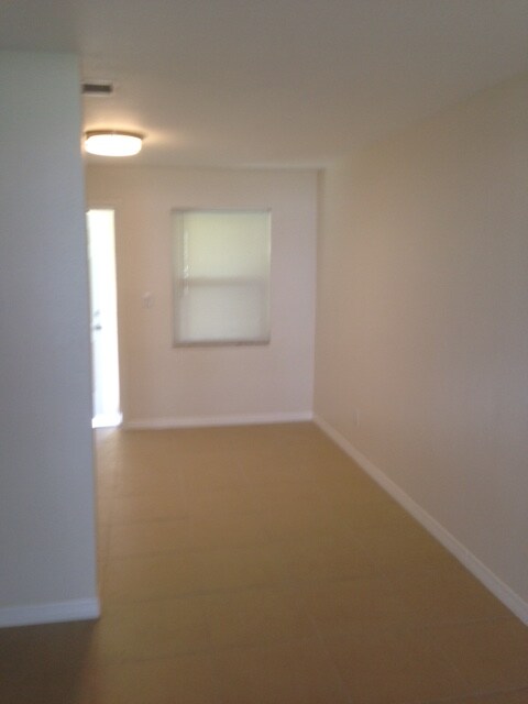 Building Photo - 4962 Viceroy St