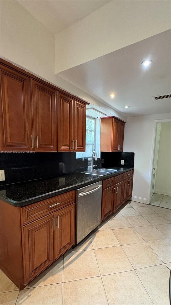 Foto del edificio - 1022 NE 82nd Terrace