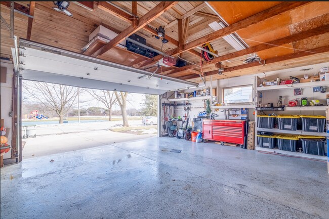 Building Photo - PRICE DROP! Updated South Side Gem for Ren...