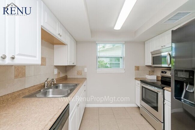 Foto del edificio - Available Now!