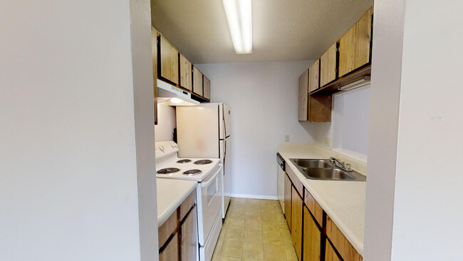 Kitchen Area - SomerStone Estates