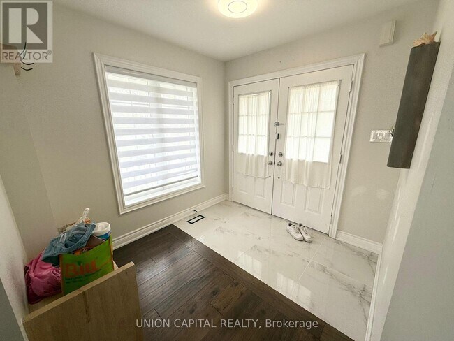 Building Photo - 93 Ferncliffe Crescent