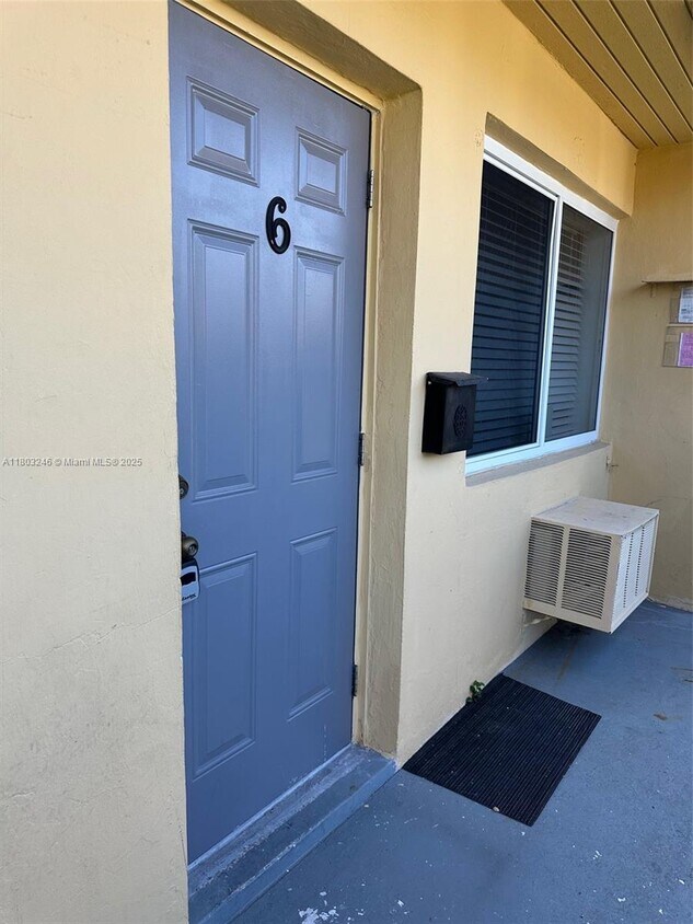 Foto principal - 16190 NE 19th Pl
