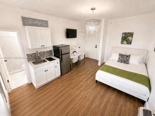 Foto del edificio - 3025 Indian Creek Dr