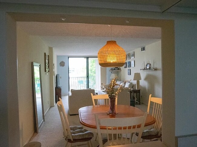 Building Photo - 890 N Federal Hwy