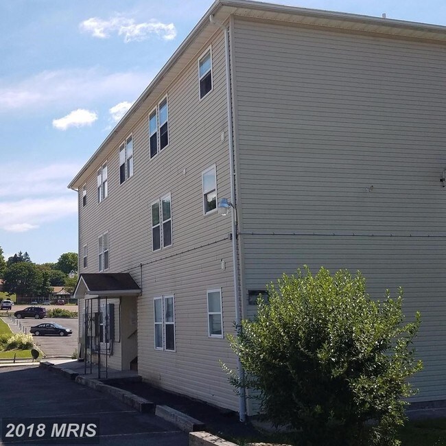 Building Photo - 4 Bob Cat Ct