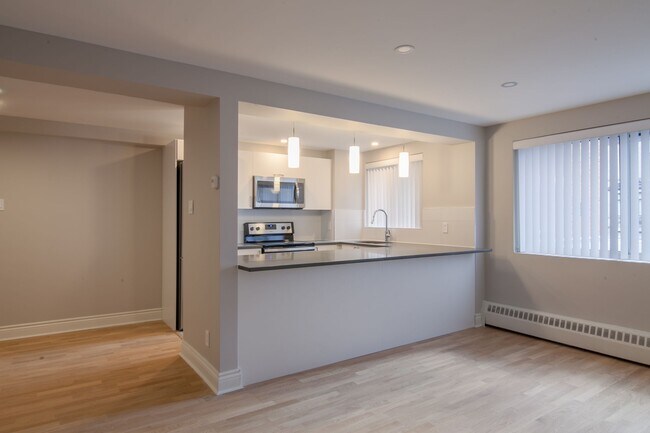 Building Photo - 3421 Rue Drummond