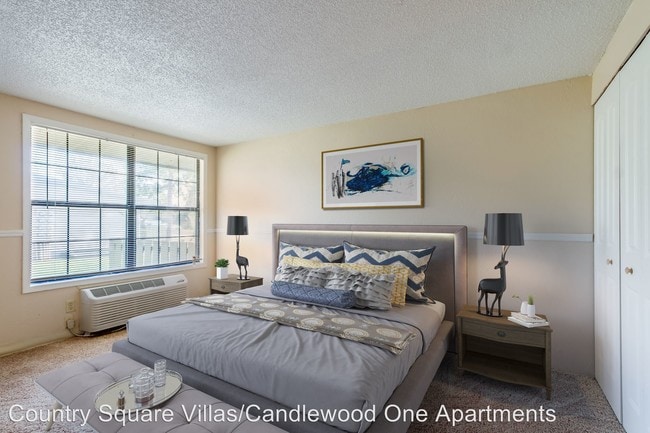 Building Photo - 5917 Oak River Dr