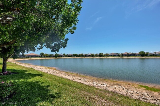 Building Photo - 14940 Edgewater Cir
