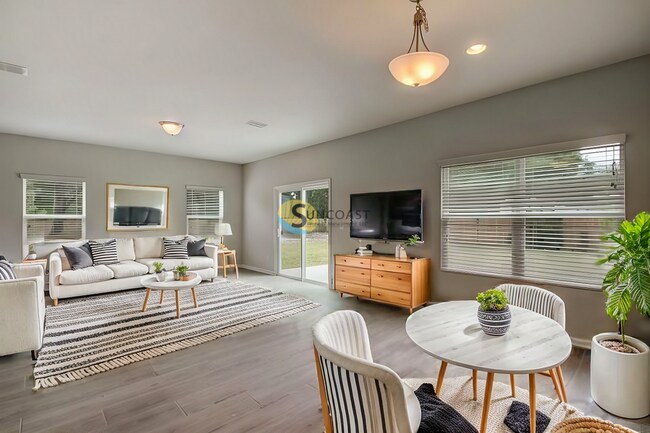 Foto del edificio - Beautiful 2 Story Home!