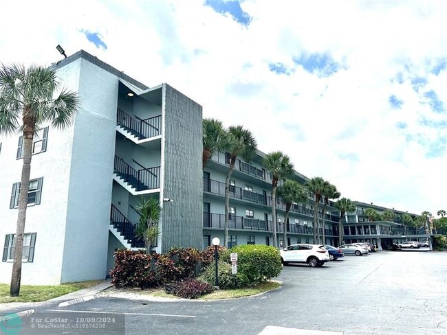 Foto del edificio - 9440 SW 8th St