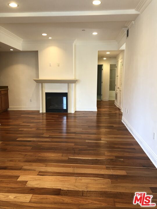 Building Photo - 918 S Harvard Blvd