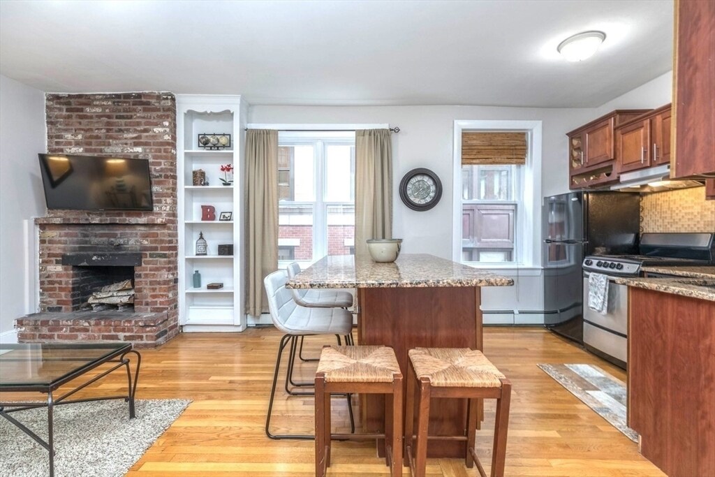 Primary Photo - 288 Cambridge St