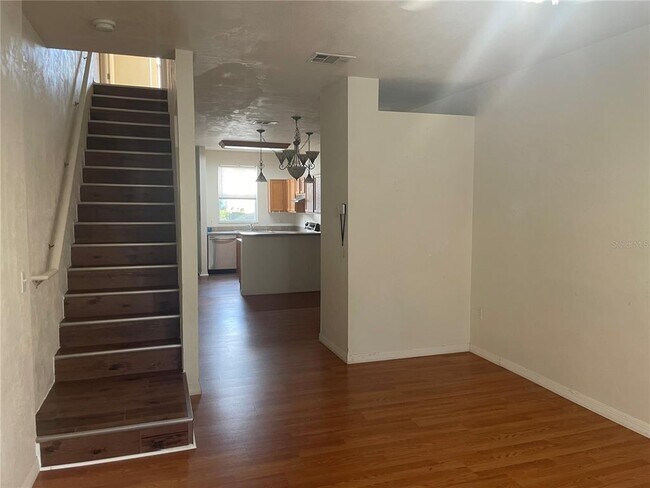 Building Photo - 3890 SW 20th Ave