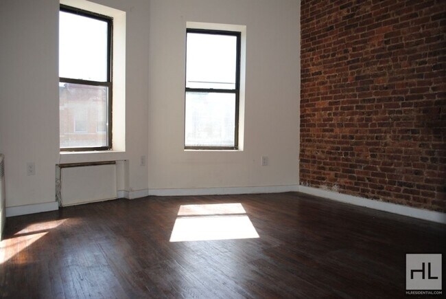 Foto del edificio - BEDFORD AVENUE / Studio / Crown Heights