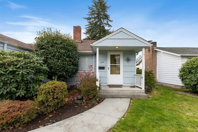 Building Photo - Charming 3BR Home with Private Yard in Puyallup