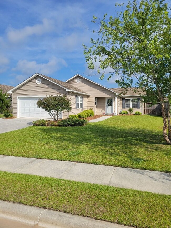 Building Photo - 2018 Heritage Ln