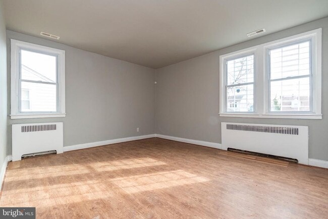 Building Photo - 6116 Moyer Ave