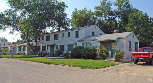 Building Photo - 3866 W Pershing Dr