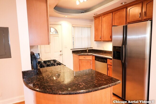 Foto del edificio - 6216 N Mozart St