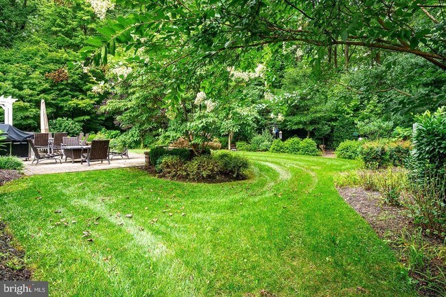 Foto del edificio - 13315 Overbrook Ln