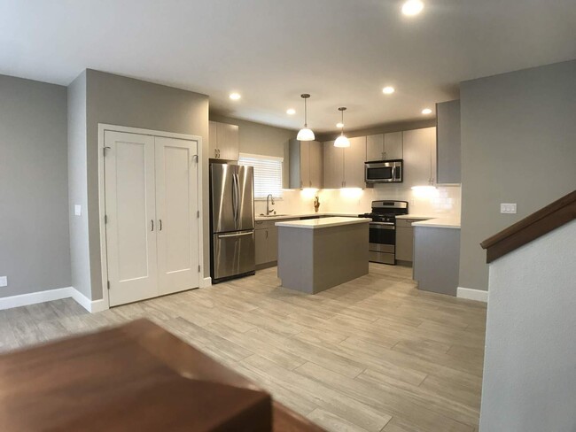 Foto del edificio - Waikalua Bayside Newer Community! 3 Bed 3....