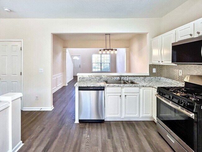 Foto del edificio - 13300 Morris Rd