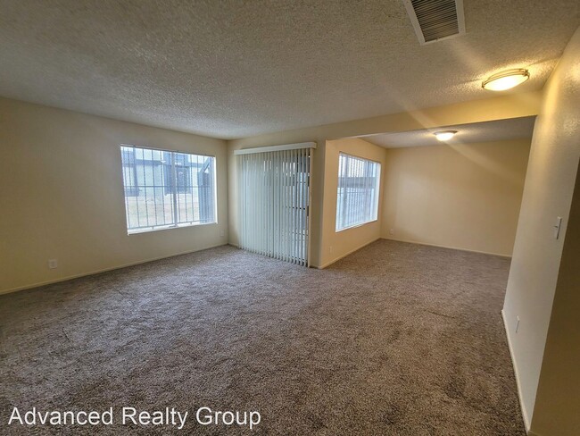 Building Photo - 2 br, 1 bath House - 3523 Mercury St #G