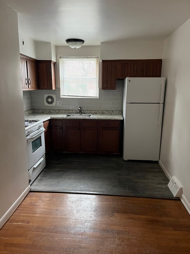 Cocina - 1005 Cedarcroft Rd