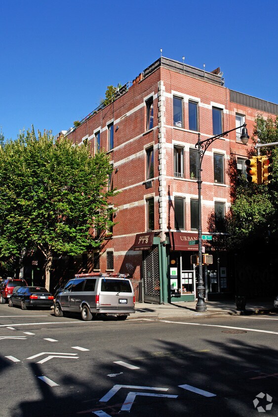 Primary Photo - 164 5th Ave