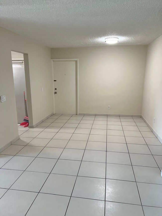 Building Photo - 2491 SW 82nd Ave